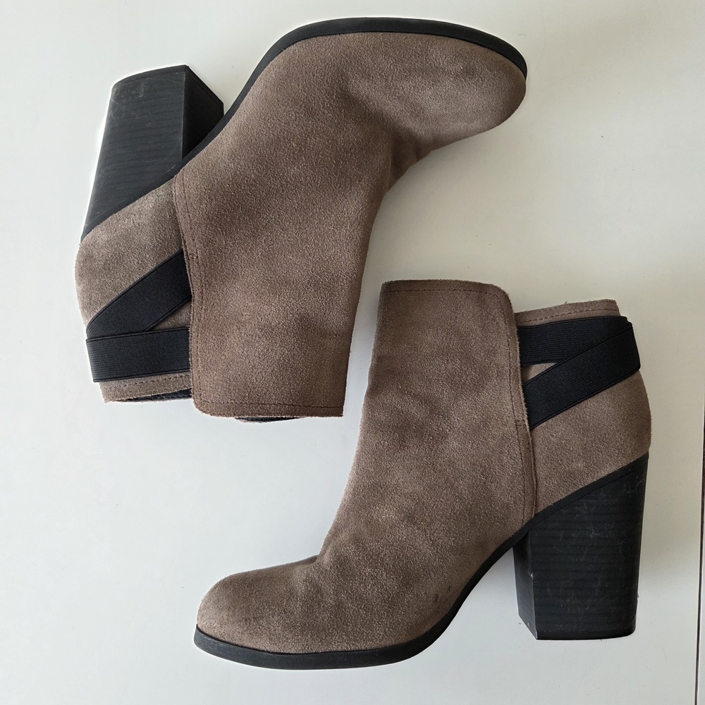 Kenneth Cole Reaction 11 Might Make It Suede Boots Heels Leather Beige Black